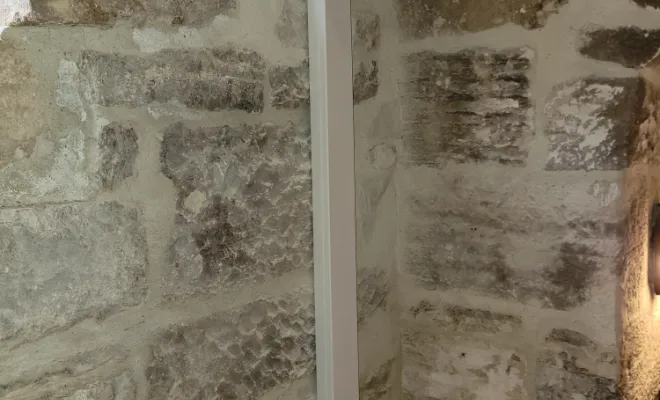 Passage sous goulotte